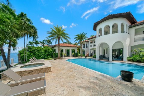 Villa ou maison à vendre à Miami, Floride: 10 chambres, 796.45 m2 № 2076098 - photo 29