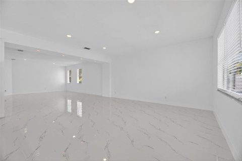 Casa en venta en Riverview, Florida, 4 dormitorios, 234.02 m2 № 1882731 - foto 18