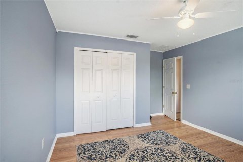 House in Valrico, Florida 6 bedrooms, 283.07 sq.m. № 1911232 - photo 20
