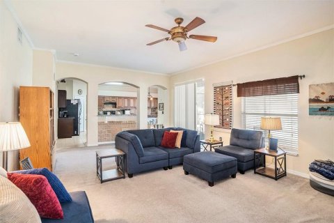 House in Valrico, Florida 6 bedrooms, 283.07 sq.m. № 1911232 - photo 7