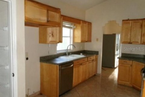 House in Orlando, Florida 4 bedrooms, 176.79 sq.m. № 2116622 - photo 5