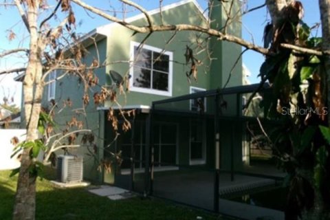 House in Orlando, Florida 4 bedrooms, 176.79 sq.m. № 2116622 - photo 2