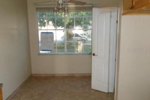 House in Orlando, Florida 4 bedrooms, 176.79 sq.m. № 2116622 - photo 8