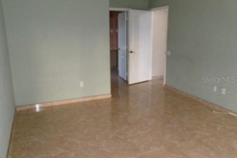 House in Orlando, Florida 4 bedrooms, 176.79 sq.m. № 2116622 - photo 12