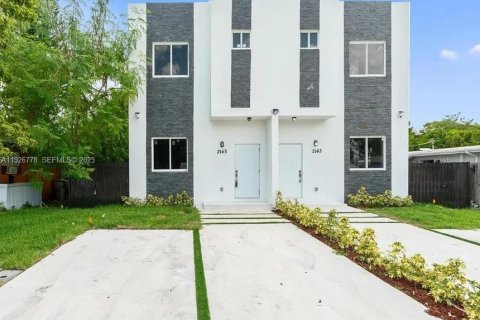 Villa ou maison à louer à Pompano Beach, Floride: 3 chambres, 129.13 m2 № 1986647 - photo 2