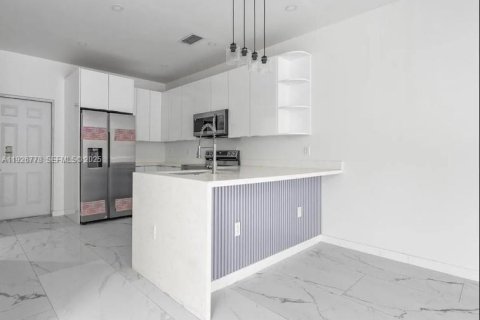 Villa ou maison à louer à Pompano Beach, Floride: 3 chambres, 129.13 m2 № 1986647 - photo 7