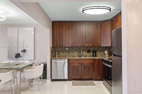 Condominio en venta en Hallandale Beach, Florida, 1 dormitorio, 72.46 m2 № 1784088 - foto 4