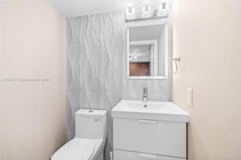 Condominio en venta en Hallandale Beach, Florida, 1 dormitorio, 72.46 m2 № 1784088 - foto 6