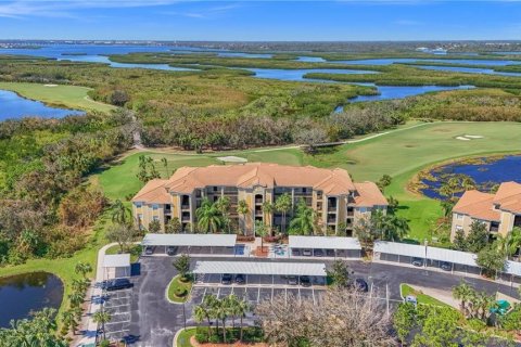 Снять в аренду кондоминиум в Брейдентон, Флорида 8 комнат, 120.4м2, № 1619072 - фото 1