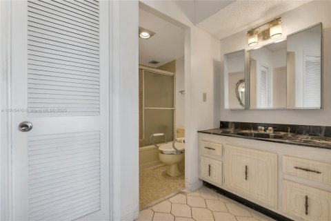 Copropriété à vendre à Lauderhill, Floride: 2 chambres, 106.65 m2 № 1971586 - photo 11