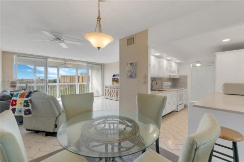 Copropriété à vendre à Lauderhill, Floride: 2 chambres, 106.65 m2 № 1971586 - photo 4