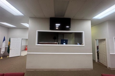 Propiedad comercial en alquiler en Orlando, Florida, 3271.09 m2 № 2219459 - foto 5