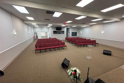 Propiedad comercial en alquiler en Orlando, Florida, 3271.09 m2 № 2219459 - foto 4