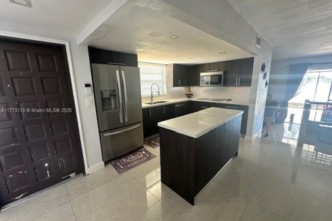 Condominio en venta en Pembroke Pines, Florida, 4 dormitorios, 150.13 m2 № 1692418 - foto 8