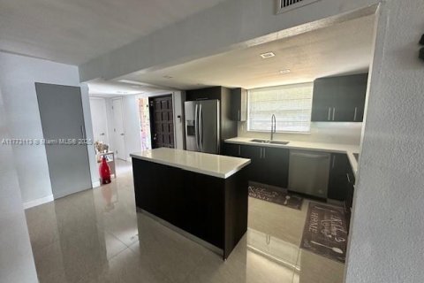 Condominio en venta en Pembroke Pines, Florida, 4 dormitorios, 150.13 m2 № 1692418 - foto 7