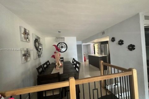 Condominio en venta en Pembroke Pines, Florida, 4 dormitorios, 150.13 m2 № 1692418 - foto 14