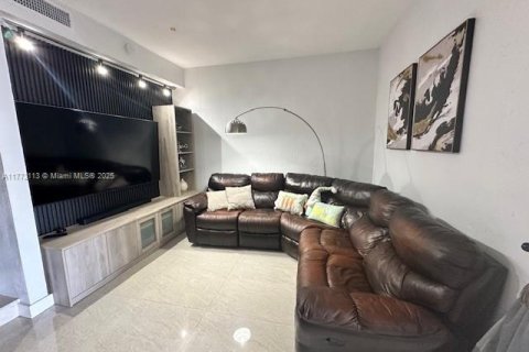 Condominio en venta en Pembroke Pines, Florida, 4 dormitorios, 150.13 m2 № 1692418 - foto 17