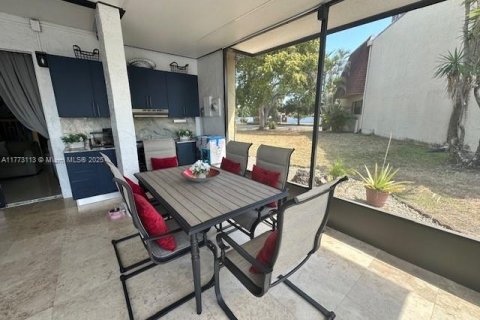 Condominio en venta en Pembroke Pines, Florida, 4 dormitorios, 150.13 m2 № 1692418 - foto 20