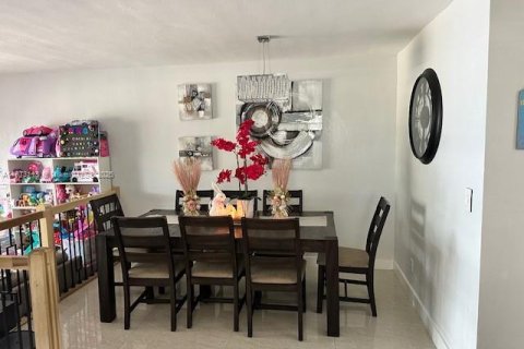 Condominio en venta en Pembroke Pines, Florida, 4 dormitorios, 150.13 m2 № 1692418 - foto 11