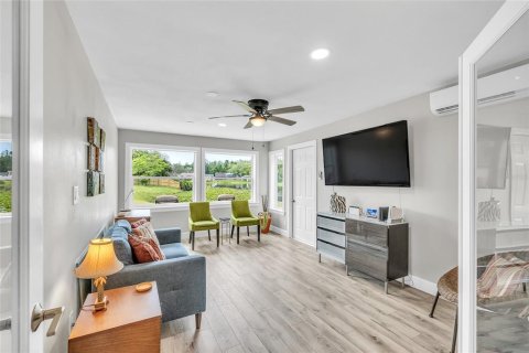 Villa ou maison à vendre à Tampa, Floride: 4 chambres, 181.16 m2 № 1597386 - photo 15