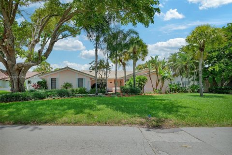 Casa en venta en Miami, Florida, 4 dormitorios, 252.97 m2 № 1745608 - foto 2