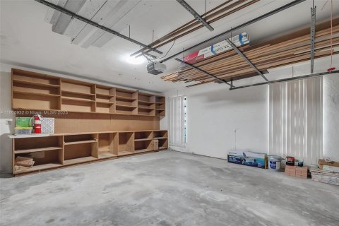 Casa en venta en Miami, Florida, 4 dormitorios, 252.97 m2 № 1745608 - foto 27