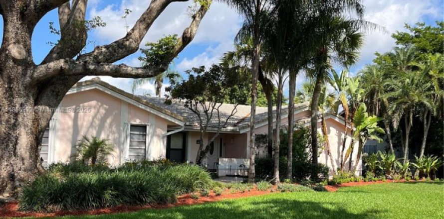 Casa en Miami, Florida 4 dormitorios, 252.97 m2 № 1745608
