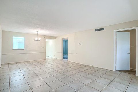Condo in Largo, Florida, 2 bedrooms  № 1203952 - photo 22