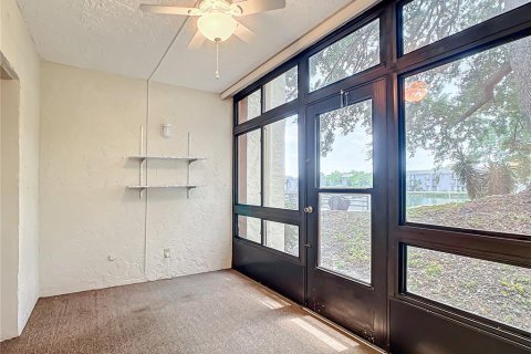 Condo in Largo, Florida, 2 bedrooms  № 1203952 - photo 25