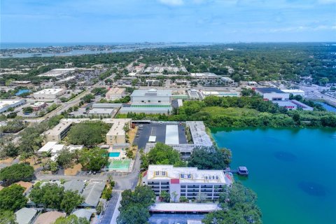 Condo in Largo, Florida, 2 bedrooms  № 1203952 - photo 8