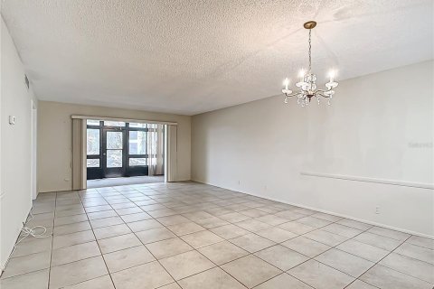 Condo in Largo, Florida, 2 bedrooms  № 1203952 - photo 16