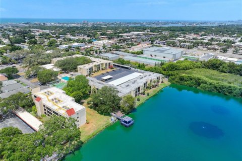 Condo in Largo, Florida, 2 bedrooms  № 1203952 - photo 7