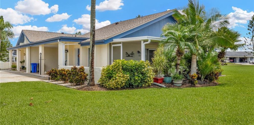 Condominio en Sun City Center, Florida, 2 dormitorios  № 1900187