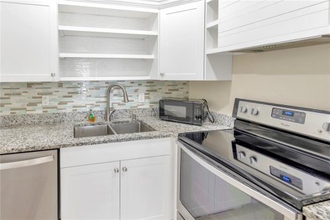 Condominio en venta en Sun City Center, Florida, 2 dormitorios, 91.42 m2 № 1900187 - foto 8