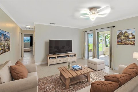 Condominio en venta en Sun City Center, Florida, 2 dormitorios, 91.42 m2 № 1900187 - foto 13