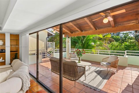 Villa ou maison à vendre à Miami, Floride: 4 chambres, 366.96 m2 № 2056560 - photo 10