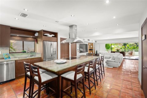 Villa ou maison à vendre à Miami, Floride: 4 chambres, 366.96 m2 № 2056560 - photo 14