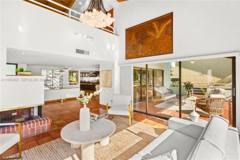 Villa ou maison à vendre à Miami, Floride: 4 chambres, 366.96 m2 № 2056560 - photo 6
