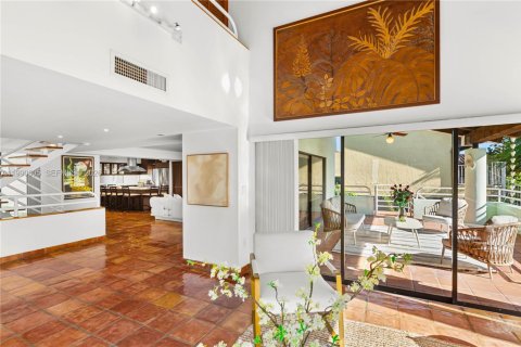 Villa ou maison à vendre à Miami, Floride: 4 chambres, 366.96 m2 № 2056560 - photo 9