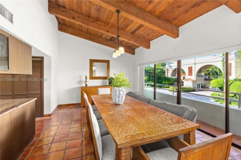 Villa ou maison à vendre à Miami, Floride: 4 chambres, 366.96 m2 № 2056560 - photo 17
