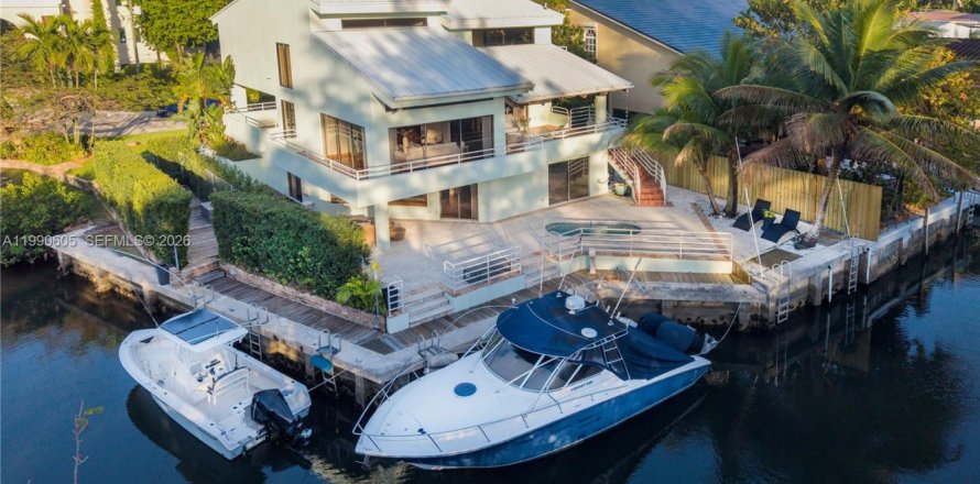 Villa ou maison à Miami, Floride 4 chambres, 366.96 m2 № 2056560