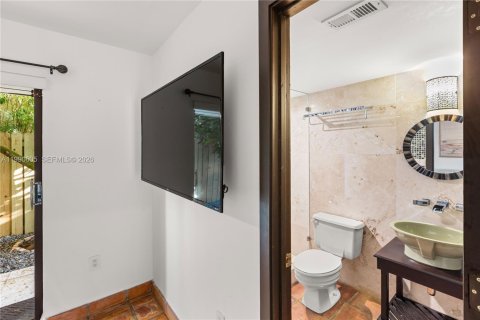 Villa ou maison à vendre à Miami, Floride: 4 chambres, 366.96 m2 № 2056560 - photo 30