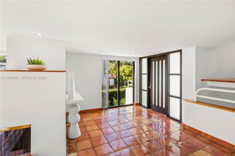 Villa ou maison à vendre à Miami, Floride: 4 chambres, 366.96 m2 № 2056560 - photo 5
