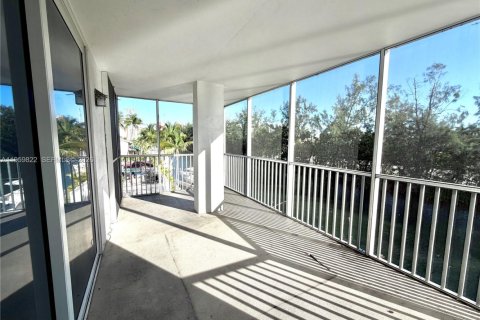 Condo in North Miami Beach, Florida, 2 bedrooms  № 2052831 - photo 16