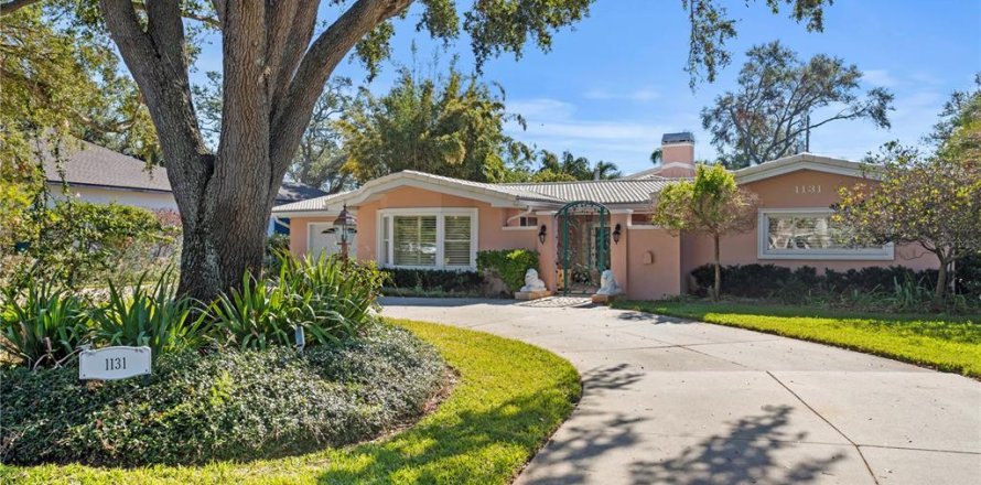 Casa en Saint Petersburg, Florida 4 dormitorios, 307.6 m2 № 1533509