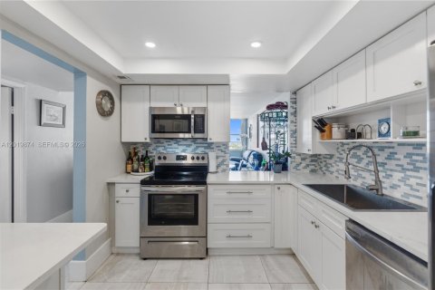 Condo in Miami, Florida, 1 bedroom  № 2087569
