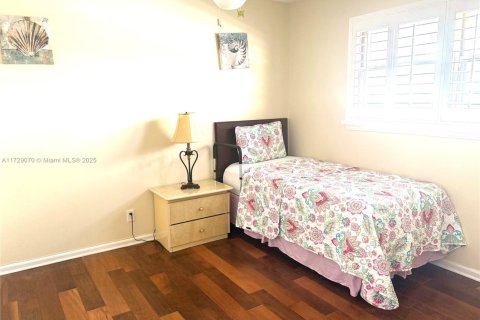 Commercial property in West Palm Beach, Florida № 1764150 - photo 14