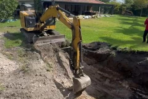 Commercial property in Kendall, Florida № 2021335 - photo 17