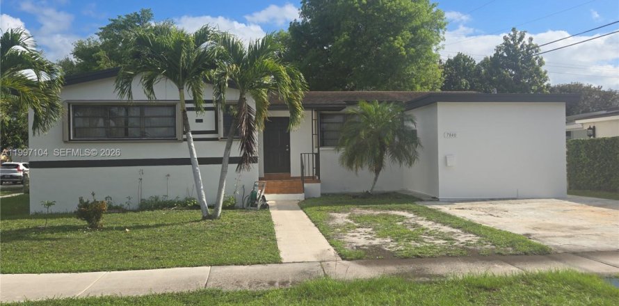 House in Miami, Florida 4 bedrooms, 158.68 sq.m. № 2063109
