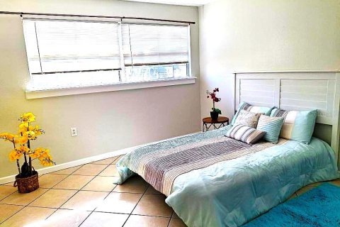 House in Pinellas Park, Florida 3 bedrooms, 99.03 sq.m. № 2411547 - photo 16
